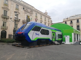 Nuovi treni ibridi Blues presentati a Catania