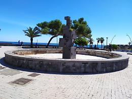 Catania: la fine miserevole della "Fontana della Vela" di Piazza Europa