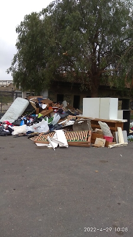 Catania: "veduta artistica" davanti la discarica chiusa