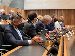 Crisi Svp: consiglio provinciale approva riduzione giunta