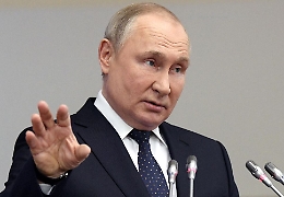 Putin pronto al "rilancio": «Guerra totale all'Ucraina»
