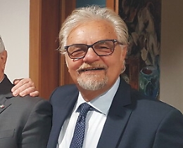 «Faccia "gargarismi di pisello"» rivolto all'assessora, bufera su consigliere regionale in Basilicata