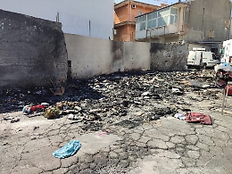 Picanello (Ct): una montagna di rifiuti inceneriti