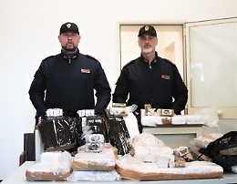 Sbarca al porto di Palermo con 70 chili di hashish: arrestato