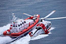 Turista salvato in mare dall'elicottero della Guardia costiera