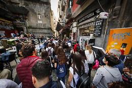 Mutazioni Omicron e reinfezioni: in Italia attualmente un milioni di positivi