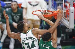 Playoff NBA: show Antetokounmpo, Milwaukee 2-1 su Boston