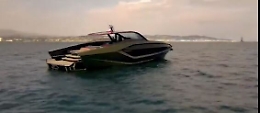 Il super yacht Lamborghini di Conor McGregor: può sfrecciare sull'acqua a 110 km/h