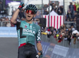 Girod'Italia: 4/a tappa a Kamna, Lopez nuova maglia rosa