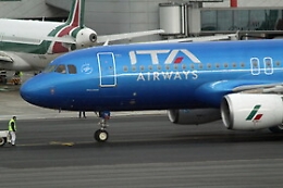 Paura sul volo Linate Palermo: principio di incendio in un motore, rientro ed atterraggio d'emergenza