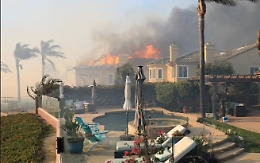 Laguna Beach, distrutte dalle fiamme decine di ville supermilionarie