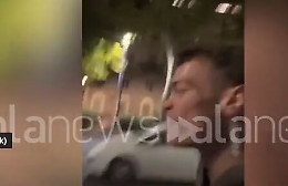 Blanco e Mahmood di notte sul monopattino elettrico a Torino: fan in delirio