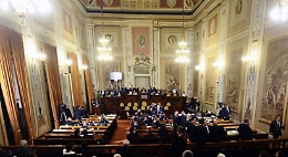 Finanziaria, dagli spazzaneve alla banca dei capelli: ecco le risorse stanziate dal Governo Musumeci