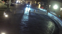 Con la Maserati giù della scalinata di Trinità dei Monti: denunciato