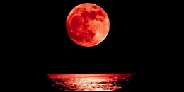 Eclissi, la Superluna rossa visibile nella notte