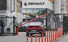 Renault: cede a Mosca 68% Autovaz e attività russe