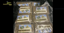 Nel doppiofondo del Suv c'erano 47 chili di droga: arrestato giarrese