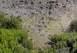 Catania, torrione del Castello Ursino imbrattato con della vernice gialla