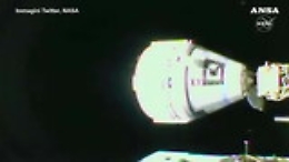 Il taxi spaziale ha raggiunto la Iss in orbita a 400 km di quota