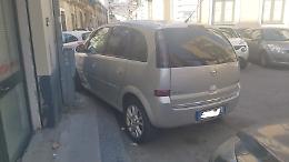 Catania, via Alfonsetti anarchia nei parcheggi