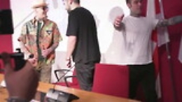 Fedez mostra la cicatrice dell'operazione alla manager: lo stesso tumore di Steve Jobs