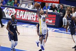 Playoff NBA: Golden State vince a Dallas e va sul 3-0