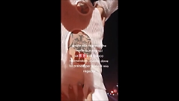 Blanco, la mano "malandrina" della fan sulle parti intime dell'artista (mentre lui canta)