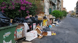 Il lungomare di Catania dopo la raccolta porta a porta
