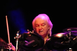 E' morto Alan White, il batterista della leggandaria band degli Yes