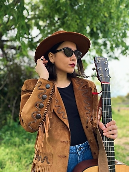 Roberta Finocchiaro e il sogno di cantare al Teatro Antico di Taormina: «E scriverò anche canzoni in italiano»