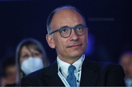 Letta "frena" sulle primarie del Centrosinistra: «E' una possibilità». Poi la stoccata a Lagalla: «Dica che non vuole il voto dei mafiosi»