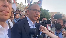 Letta in Sicilia: «Alle regionali una coalizione ancora più larga che a Messina»