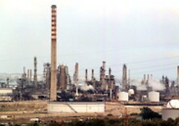 L'embargo al petrolio russo mette in ginocchio Priolo, a rischio diecimila posti di lavoro