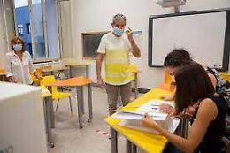 Italia al voto con la mascherina? Non c'è obbligo ma è "fortemente raccomandata"