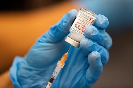 Covid, da Moderna il nuovo vaccino efficace contro Omicron