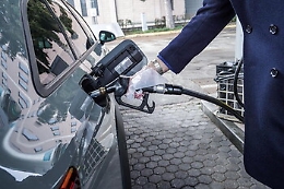 Qe, il prezzo della benzina sale ancora e sfiora i 2 euro al self