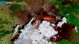 Etna, colata ed emissione dai crateri "immortalate" da Copernicus