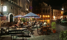 Caffè concerto a Catania, Lombardo: «Spazi all'aperto prorogati al 30 settembre»