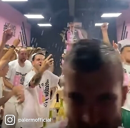 Palermo in B: la gioia incontenibile dei calciatori