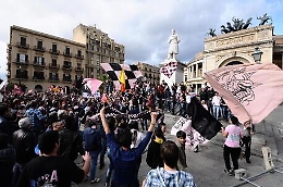 Palermo in B, la Questura dice no alla parata col pullman scoperto durante lo spoglio