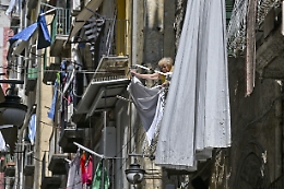 Niente panni stesi a Napoli? Divieto scongiurato