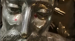 Linguaglossa, macchie rosse sul volto del busto di Sant'Egidio e gi&agrave; si grida al miracolo