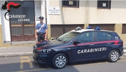 Tenta furto con due complici in abitazione a Misterbianco: denunciato