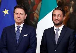 M5S, Cancelleri si schiera con Conte ma non rompe con Di Maio