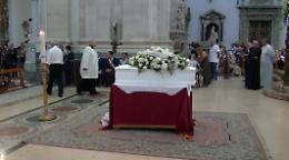 I funerali della piccola Elena a Catania in una cattedrale stracolma: LA DIRETTA VIDEO