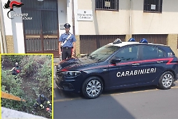 Misterbianco, in fuga dai carabinieri finiscono in un burrone: soccorsi e arrestati