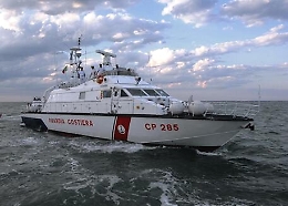 Pesca a strascico a 7 miglia da Lampedusa, fermato peschereccio egiziano