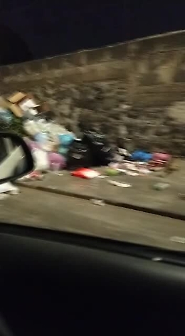 Catania, file di rifiuti lunghe chilometri