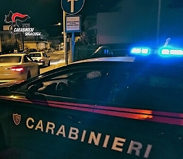 Cassibile, nigeriano inveisce contro passanti armato di coltello: arrestato
