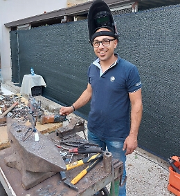 Le emozioni di Giuseppe plasmate col ferro per rinascere a nuova vita